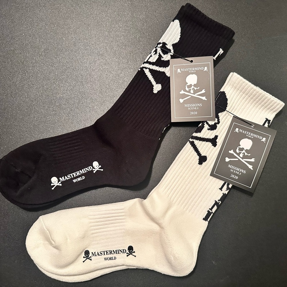 2 pair Mastermind World Skull Black & White Calf-legnth Socks Unisex 202…